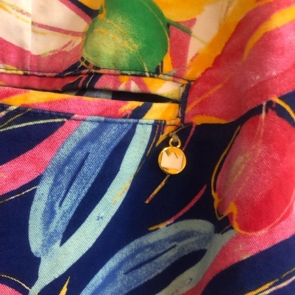 Crown and Ivy size 16 floral shorts - Picture 5 of 14